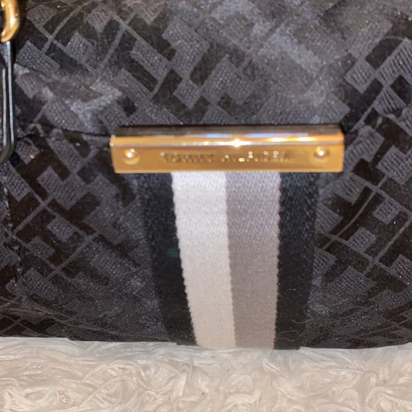 Tommy Hilfiger Handbag - Picture 4 of 13